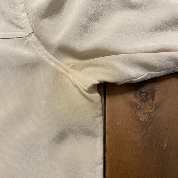 Everlane Silk top in off white - Picture 5 of 9